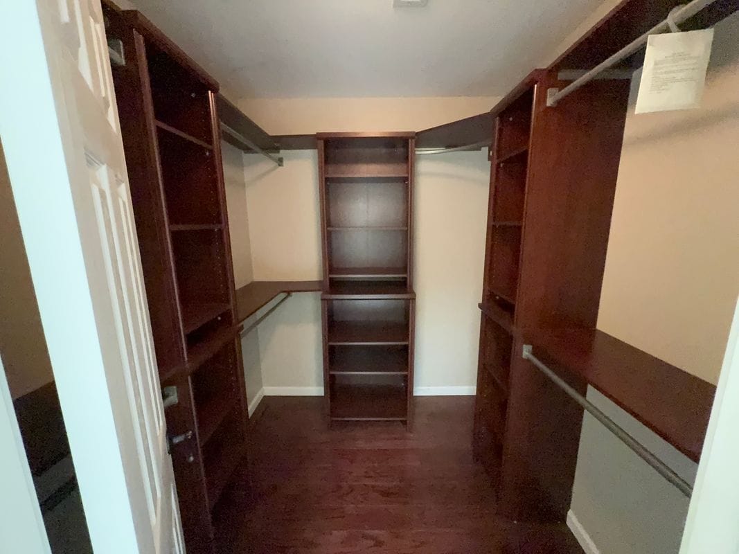 Building Photo - 2845 Stratfield Ct