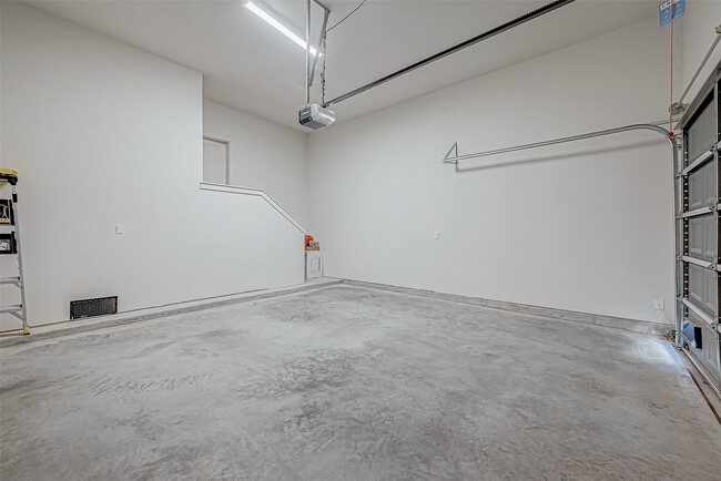 Building Photo - 6021 Cypress St
