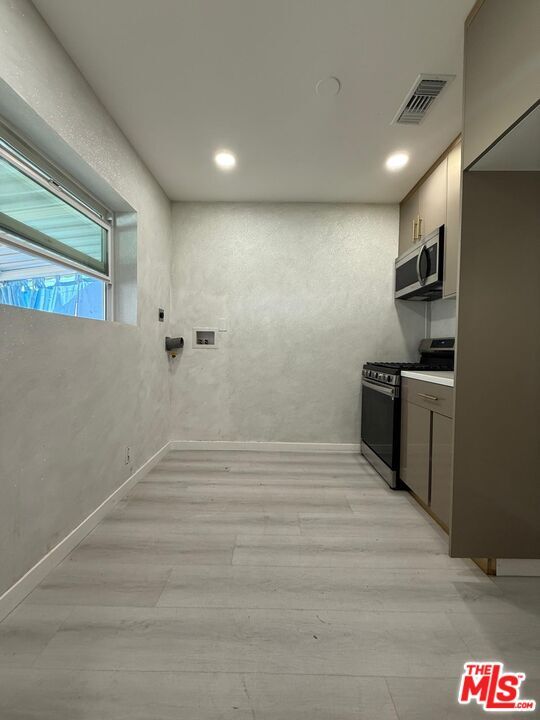 Building Photo - 674 Estelle Ave