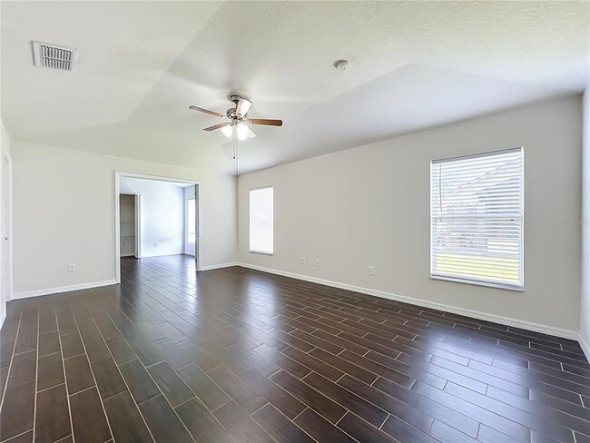 Building Photo - 1045 Willow Branch Dr