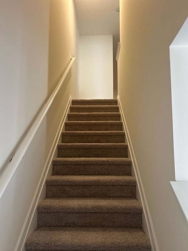 Building Photo - Brand new Townhome in Newton