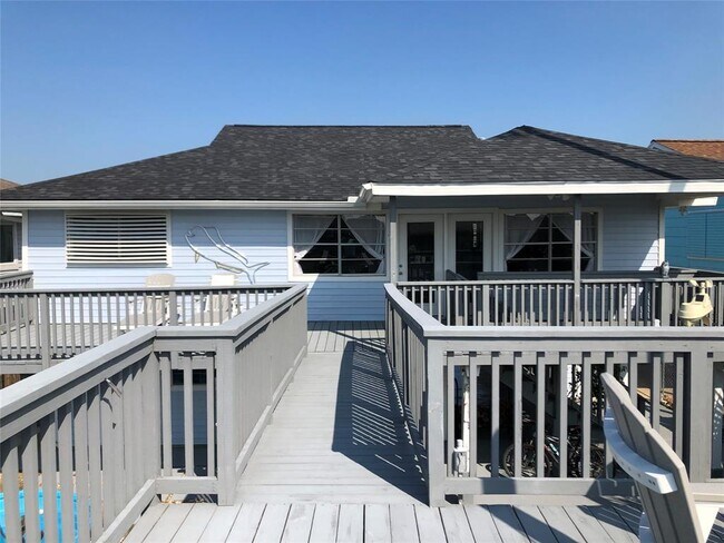 Primary Photo - 1099 Redfish St