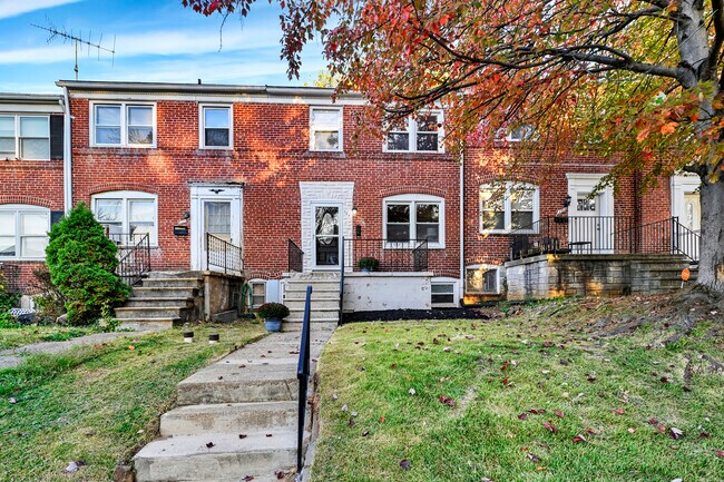 Primary Photo - 104 Westowne Rd