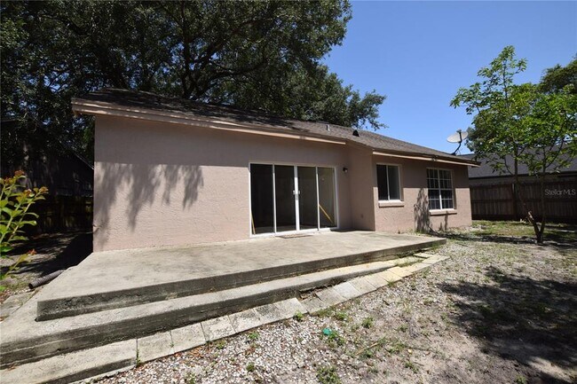 Building Photo - 302 Bridie Ct