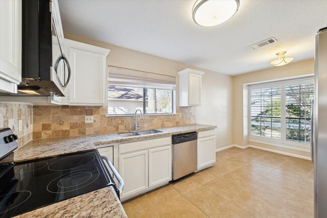 Building Photo - 22 Camberwell Ct