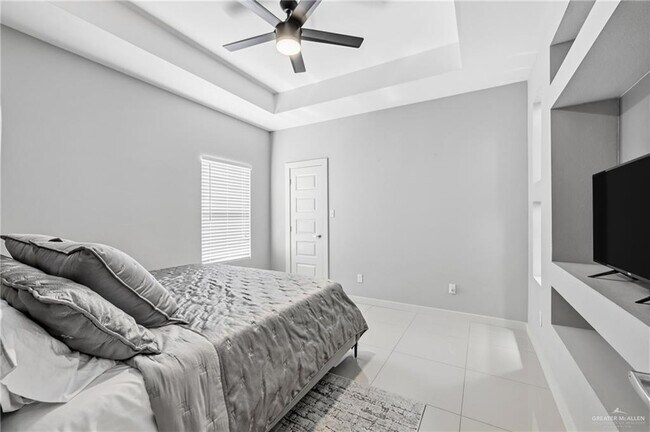 Building Photo - 921 Casa Blanca Dr