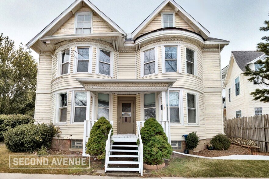 Primary Photo - 1300 Buchanan St