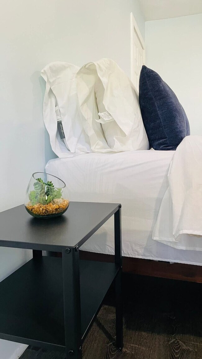 Building Photo - 25 Andem St