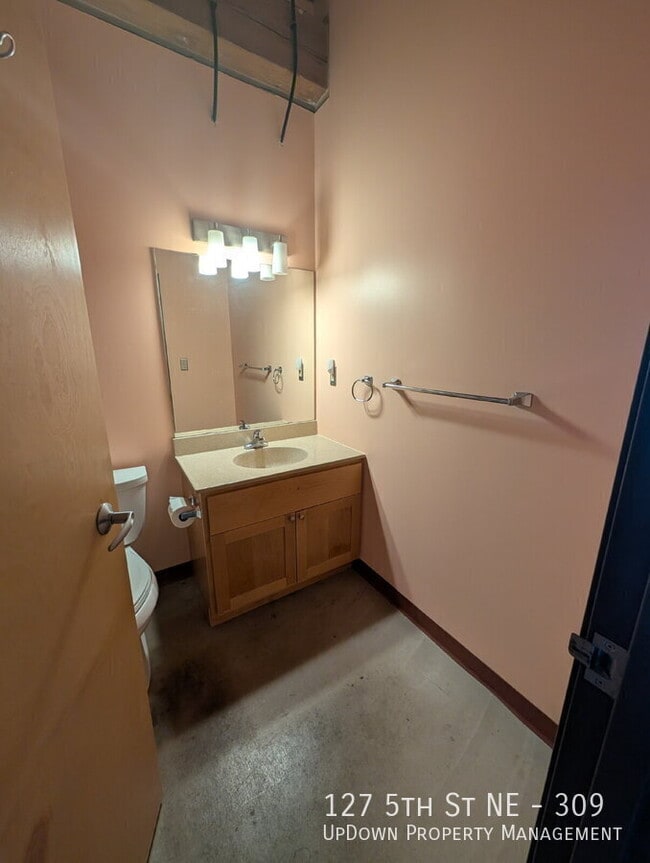 Building Photo - 127 5th St NE