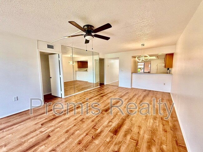 Building Photo - 141 Lakeside Dr