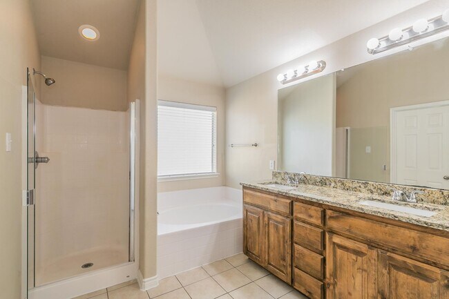 Building Photo - 6141 Bowfin Dr