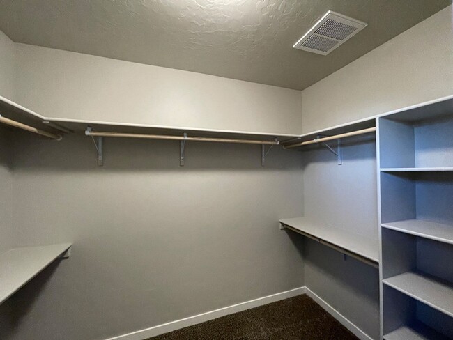 Building Photo - Single Level 4 Bedroom 2 Bathroom Home in Nampa