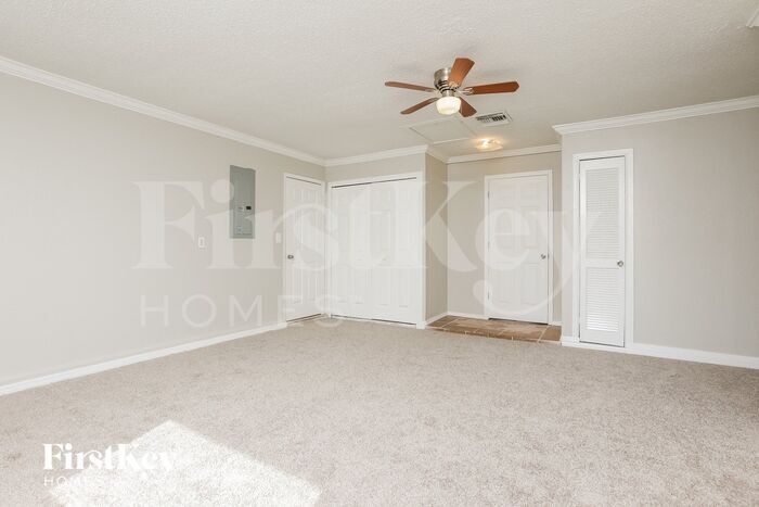 Building Photo - 1689 Cedro Ave