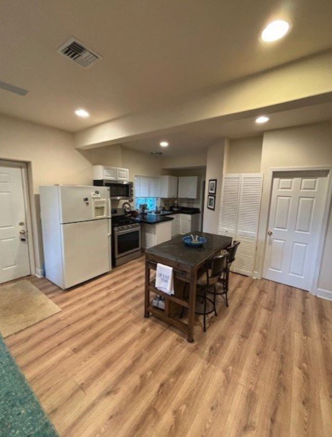 Building Photo - 13158 Sunset Ln