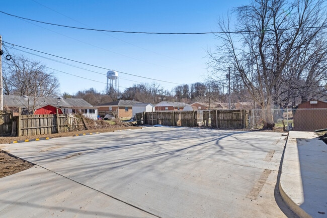 Building Photo - 118 Morning View Rd