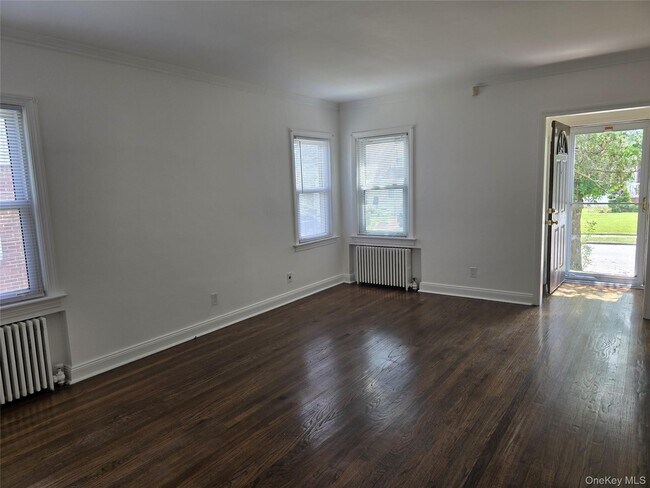 Building Photo - 123 Nugent St