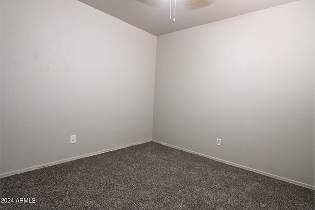 Building Photo - 1646 E Melissa St