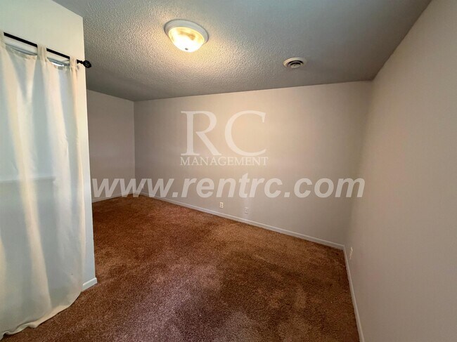 Building Photo - 15986 Arrowhead Rd