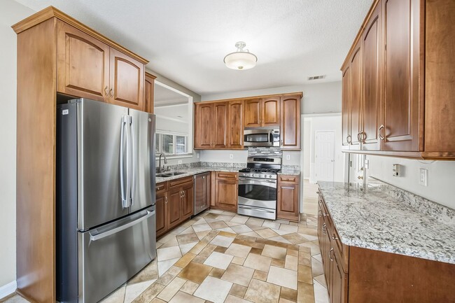 Building Photo - Spectacular John's Creek Traditional