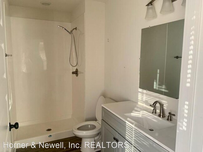 Building Photo - 3 br, 2.5 bath House - 706 4th Street