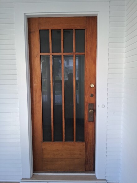 Building Photo - 418 S Hancock Ave