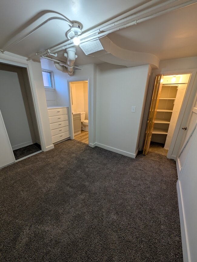 Building Photo - 225 N Main St