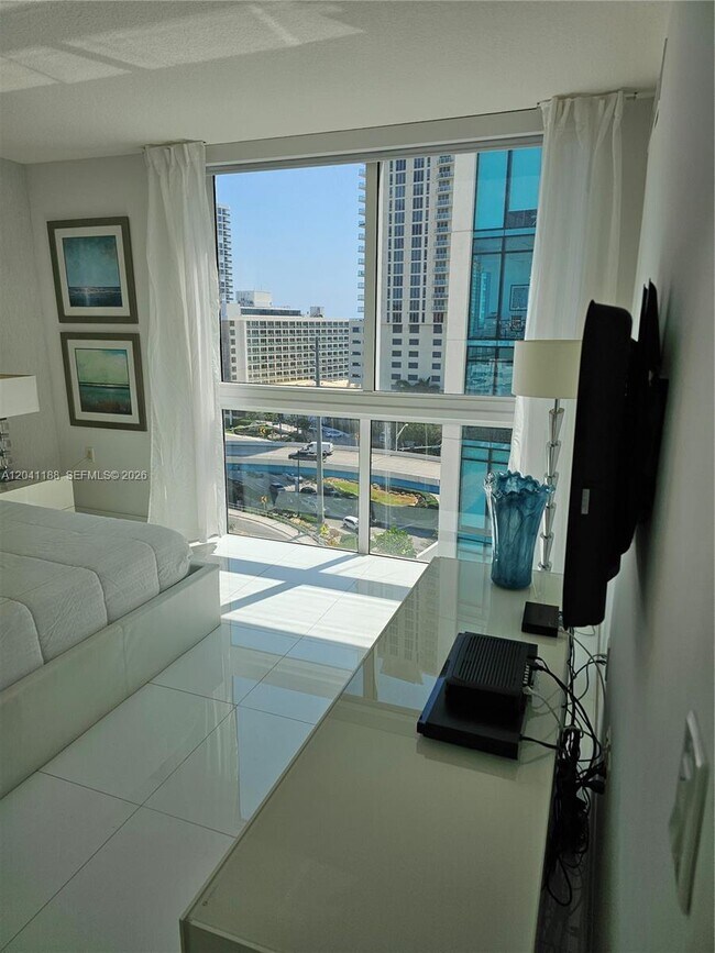 Building Photo - 150 Sunny Isles Blvd