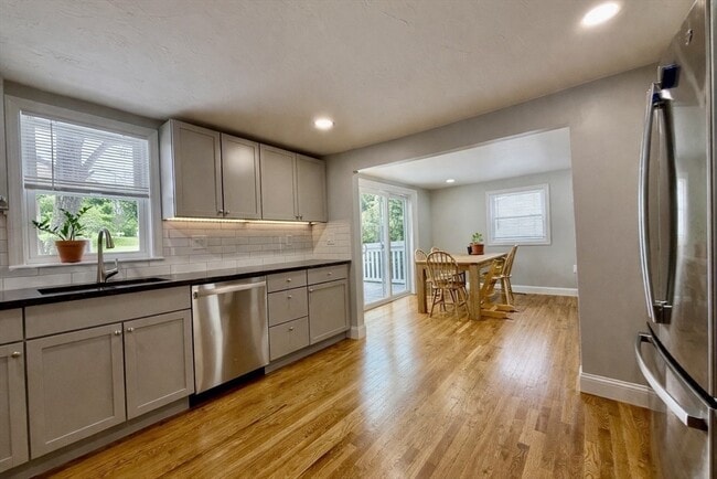 Building Photo - 70 Seminole Ave