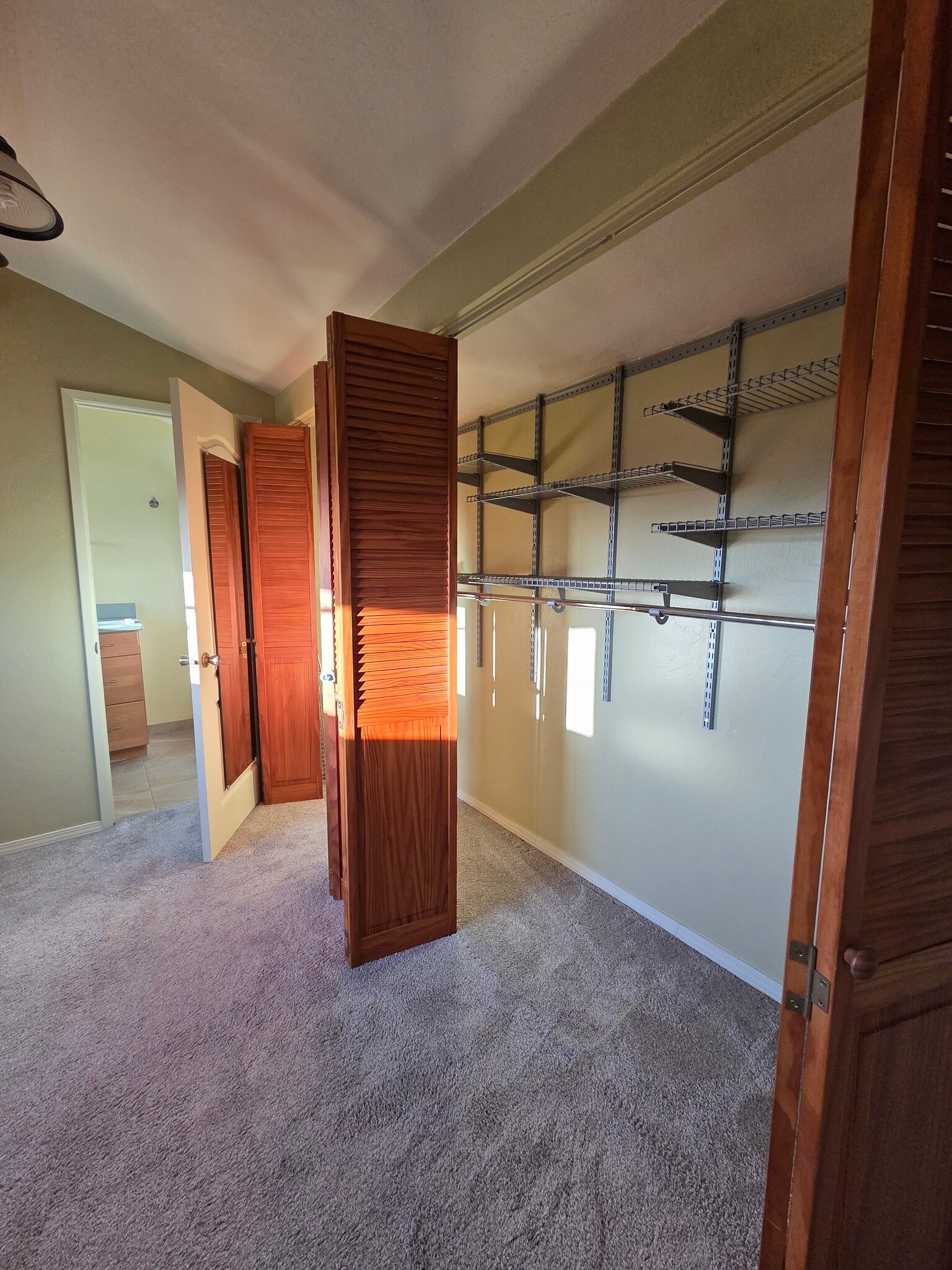 Good closet storage. - 2753 Sulphur Dr