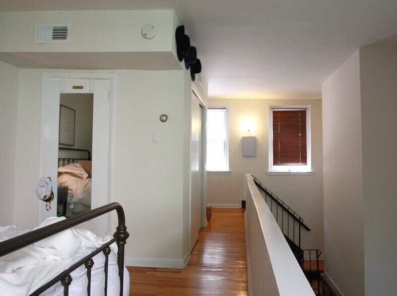 Building Photo - 935 Lombard St