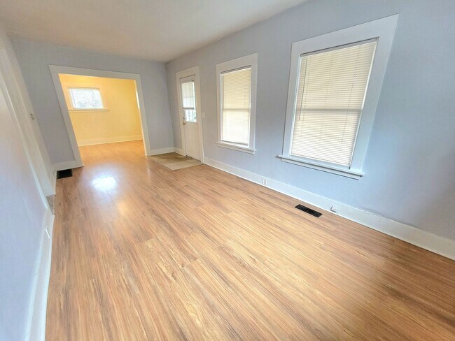 Building Photo - Are you looking for a short 5 Month Lease? | Cozy 1 Bed, 1 Bath Home in Desirable SE Portland