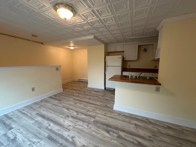 Building Photo - 23 Ashuelot St