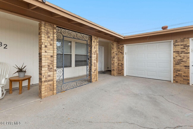 Building Photo - 6932 Escondido Dr