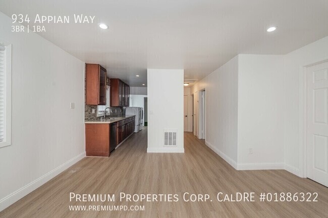 Building Photo - 934 Appian Way