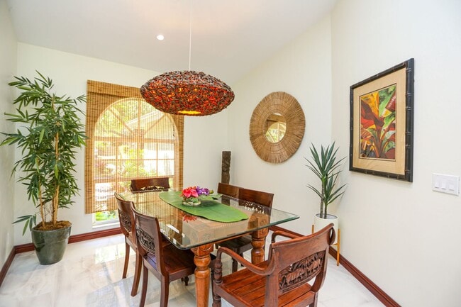 Building Photo - **TROPICAL PARADISE**3BEDS/2BATH POOL HOME...