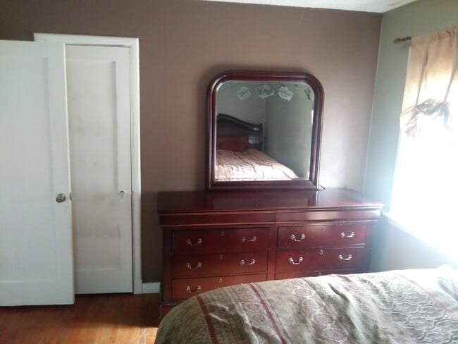 Building Photo - 901 N Locust Rd