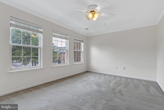 Building Photo - 10030 Tallahassee Pl