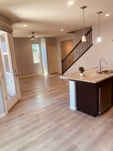Building Photo - 6251 E Overlook Way