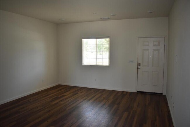 Building Photo - 4297 Freemark Ave