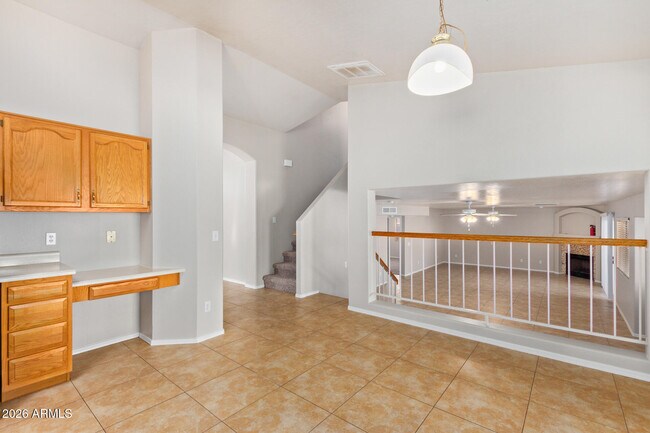 Building Photo - 5682 W Ross Dr