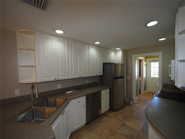 Building Photo - 1649 Napoli Dr W