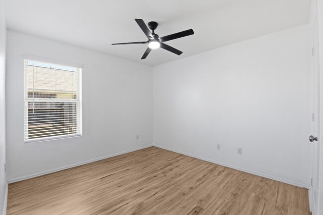 Building Photo - 14427 Woodcott Warren Wy