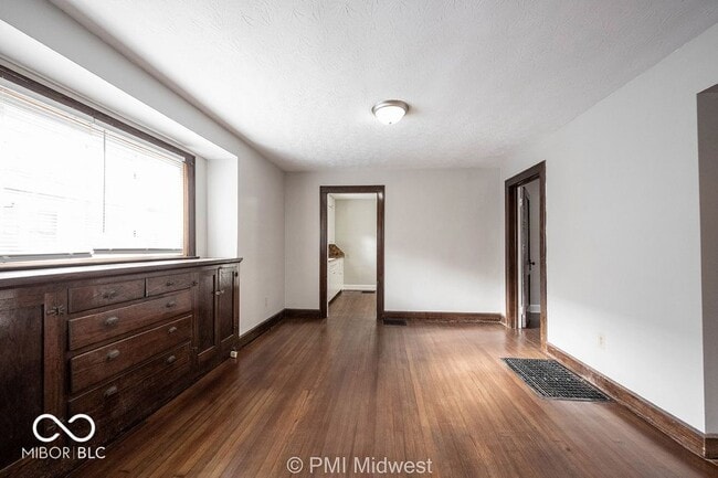 Building Photo - 4850 Hillside Ave