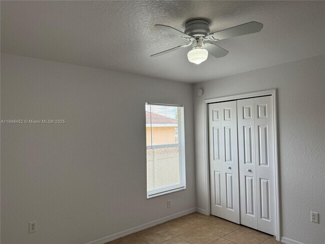 Building Photo - 13755 SW 48th Ct