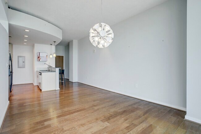 Building Photo - 5925 Almeda Rd