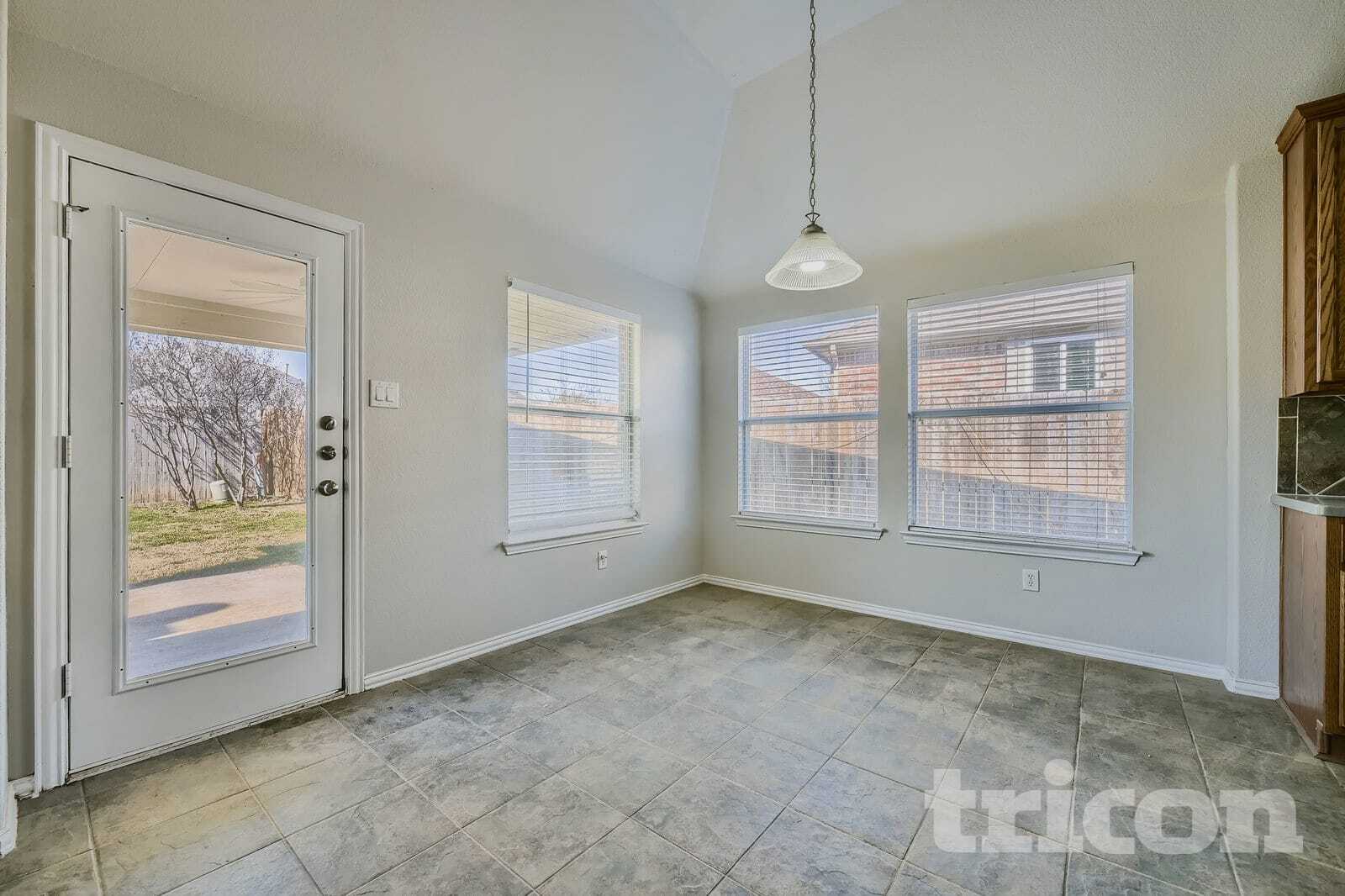 Building Photo - 2615 Hardwood Trail