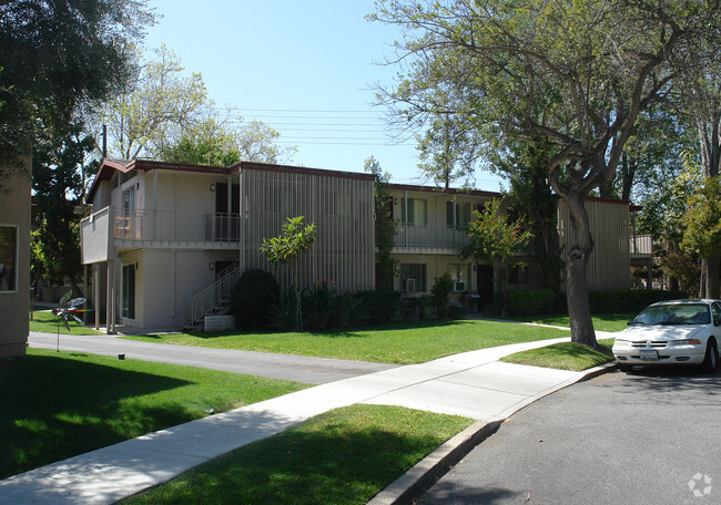 Building Photo - Conejo Park Apartments