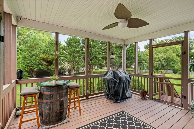 Building Photo - ***Amazing opportunity to rent this beauti...