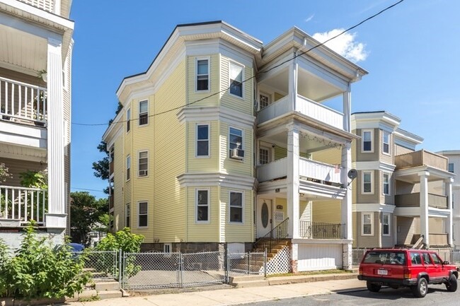 Building Photo - 57 Mora St