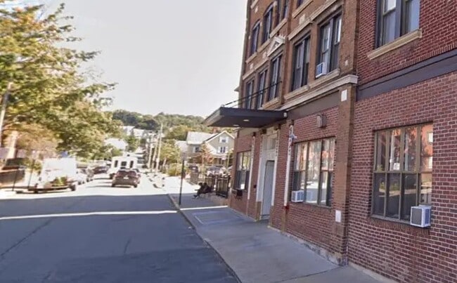 Building Photo - 35 Day St